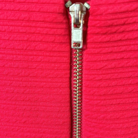 NWT Gabby Skye sleeveless red dress with pleated details size 14. - Picture 6 of 9